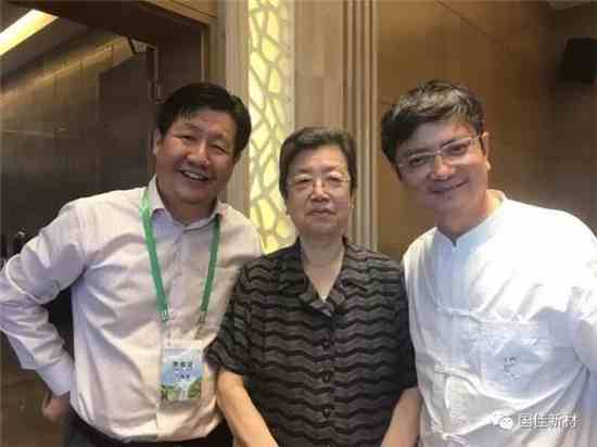 王海波董事长与原科技部副部长朱丽兰、浙大副校长郑强合影